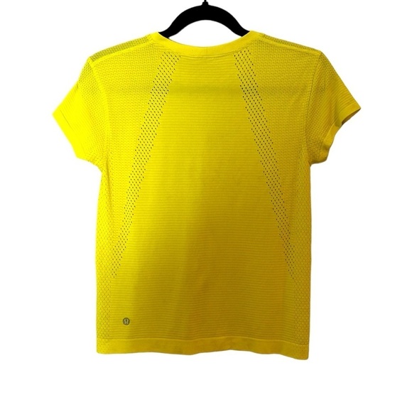 Lululemon Train to Be Short Sleeve - Picture 4 of 8